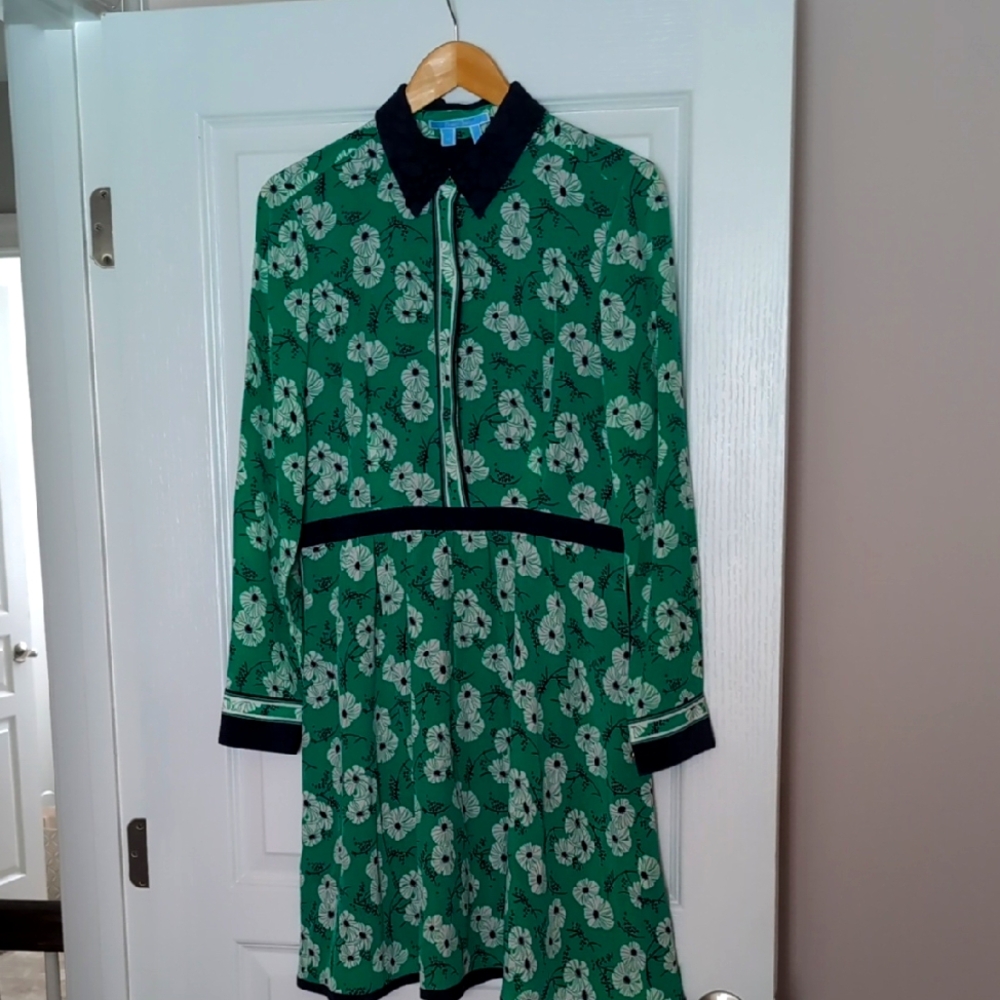 Draper James Black and Green Floral Dress. Excellent Condition.